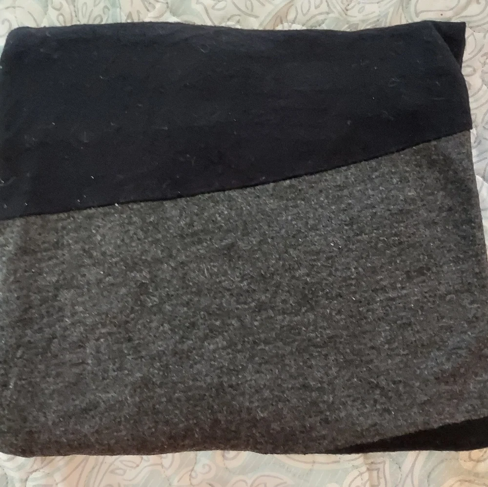 3/$25 Large Maxi Skirt Black/Gray - Picture 2 of 2